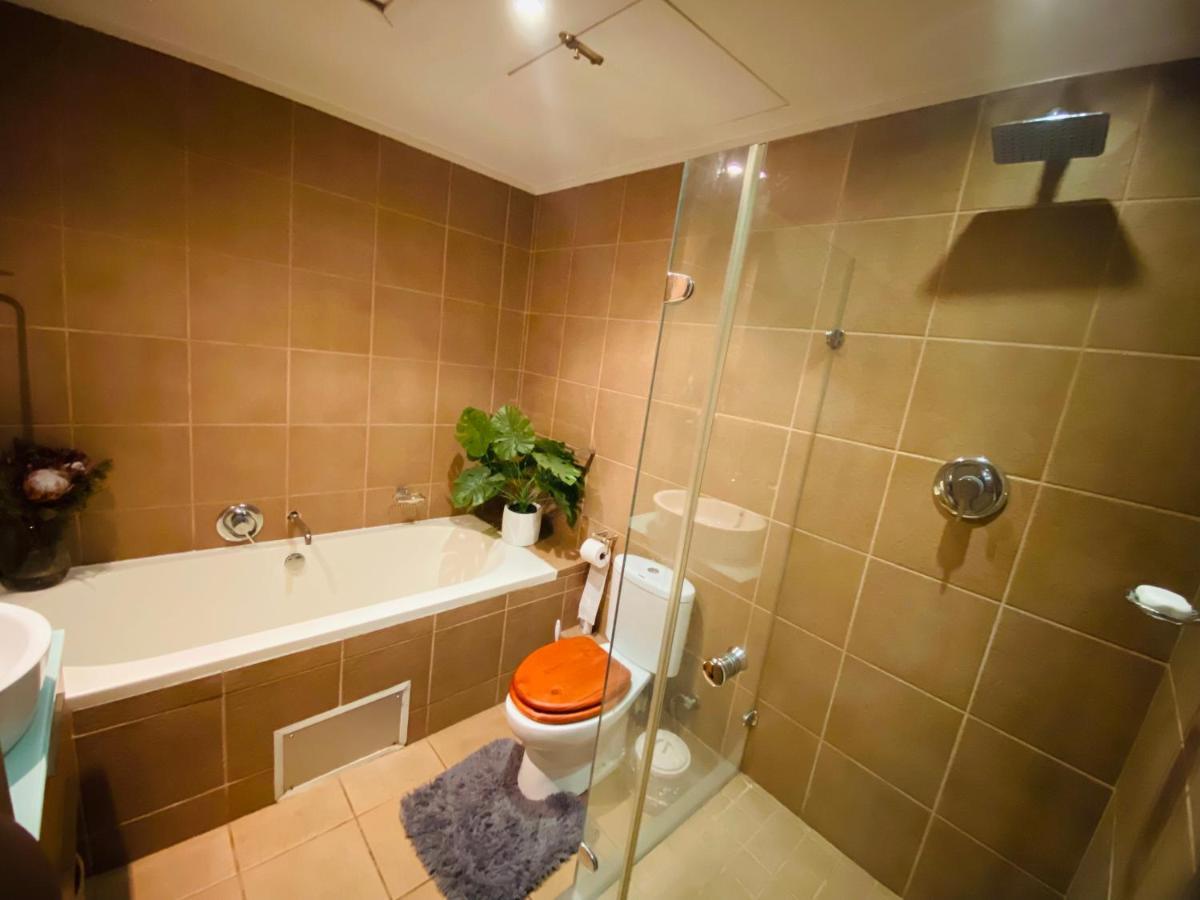 The Waves, 806 Quayside Point Waterfront Apartamento Durban